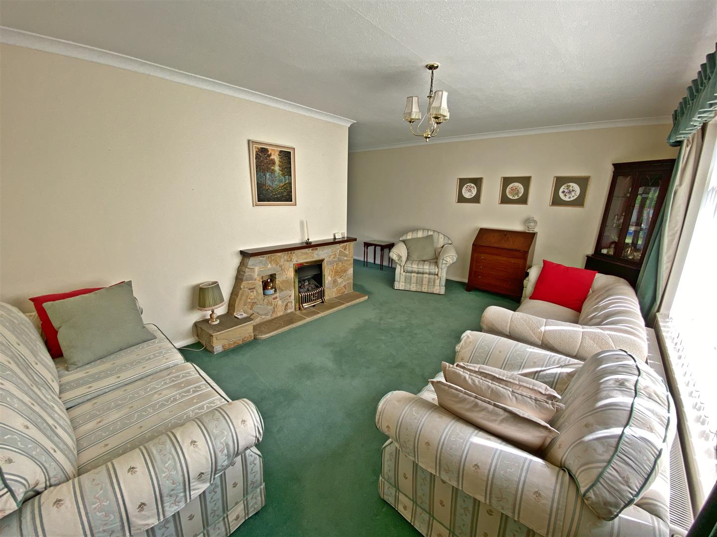 » Brooklands Grove, Menston, LS29 6PN